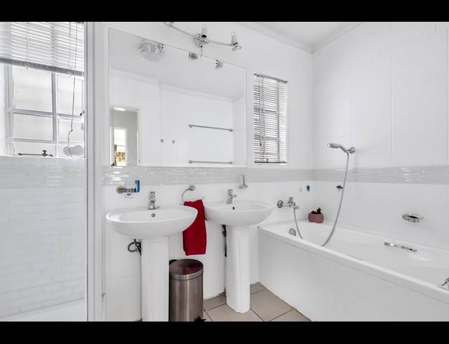 4 BEDROOM HOUSE FOR SALE IN LINDEN